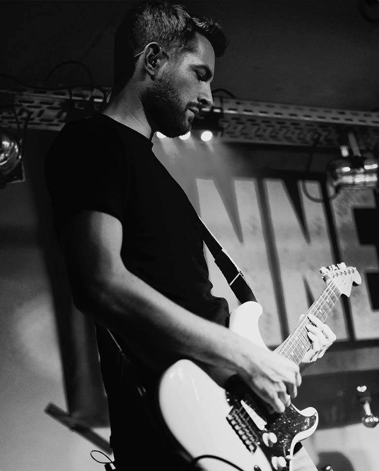 kinners-band-fabi-gitarre4