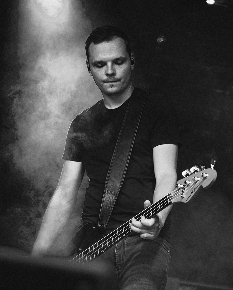 kinners-band-julian-bass1